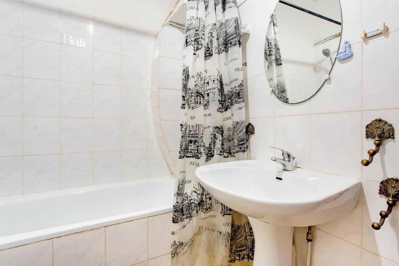 Room Rental In Apartment In Marsella Exterior foto