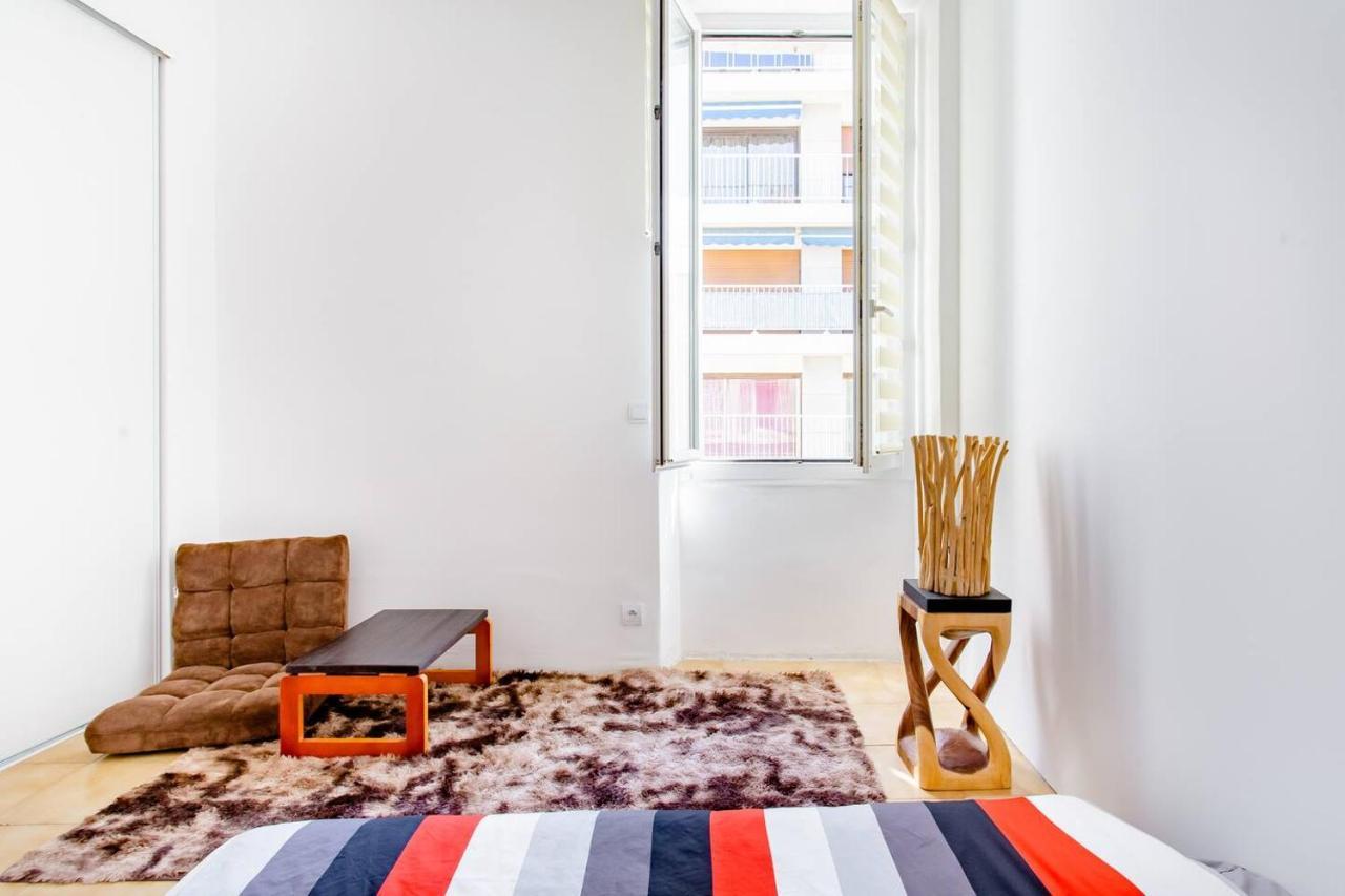 Room Rental In Apartment In Marsella Exterior foto
